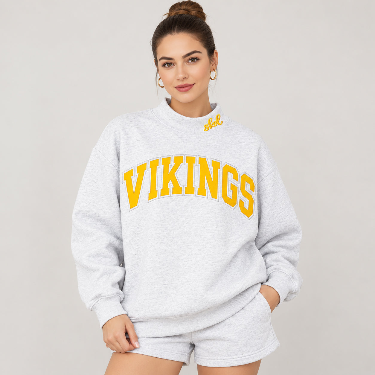Vikings Chest Appliqué Mock Neck Sweatshirt | Vintage