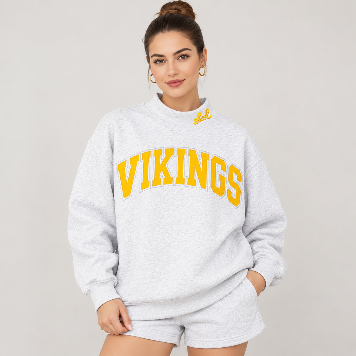 Vikings Chest Appliqué Mock Neck Sweatshirt | Vintage