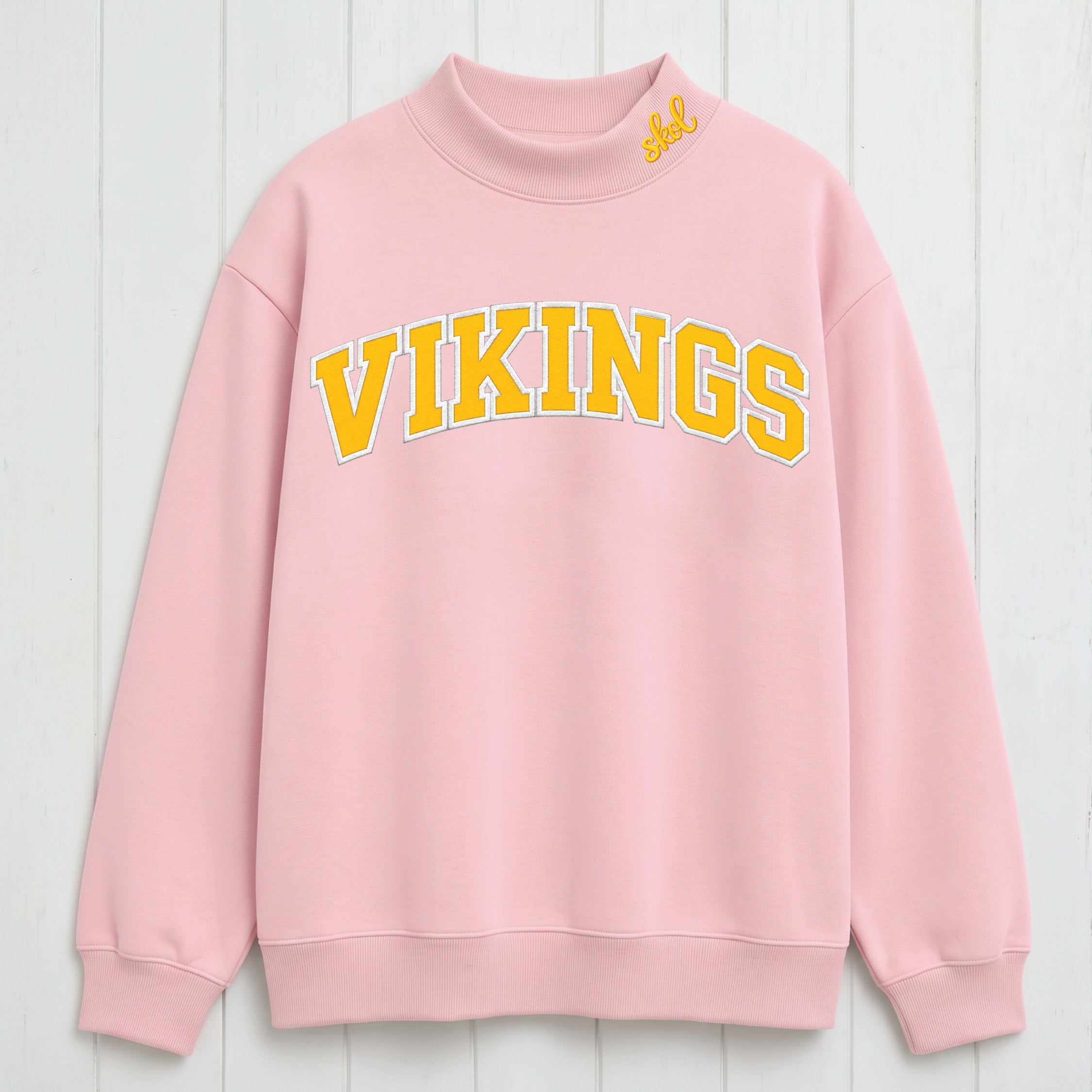 Vikings Chest Appliqué Mock Neck Sweatshirt | Vintage