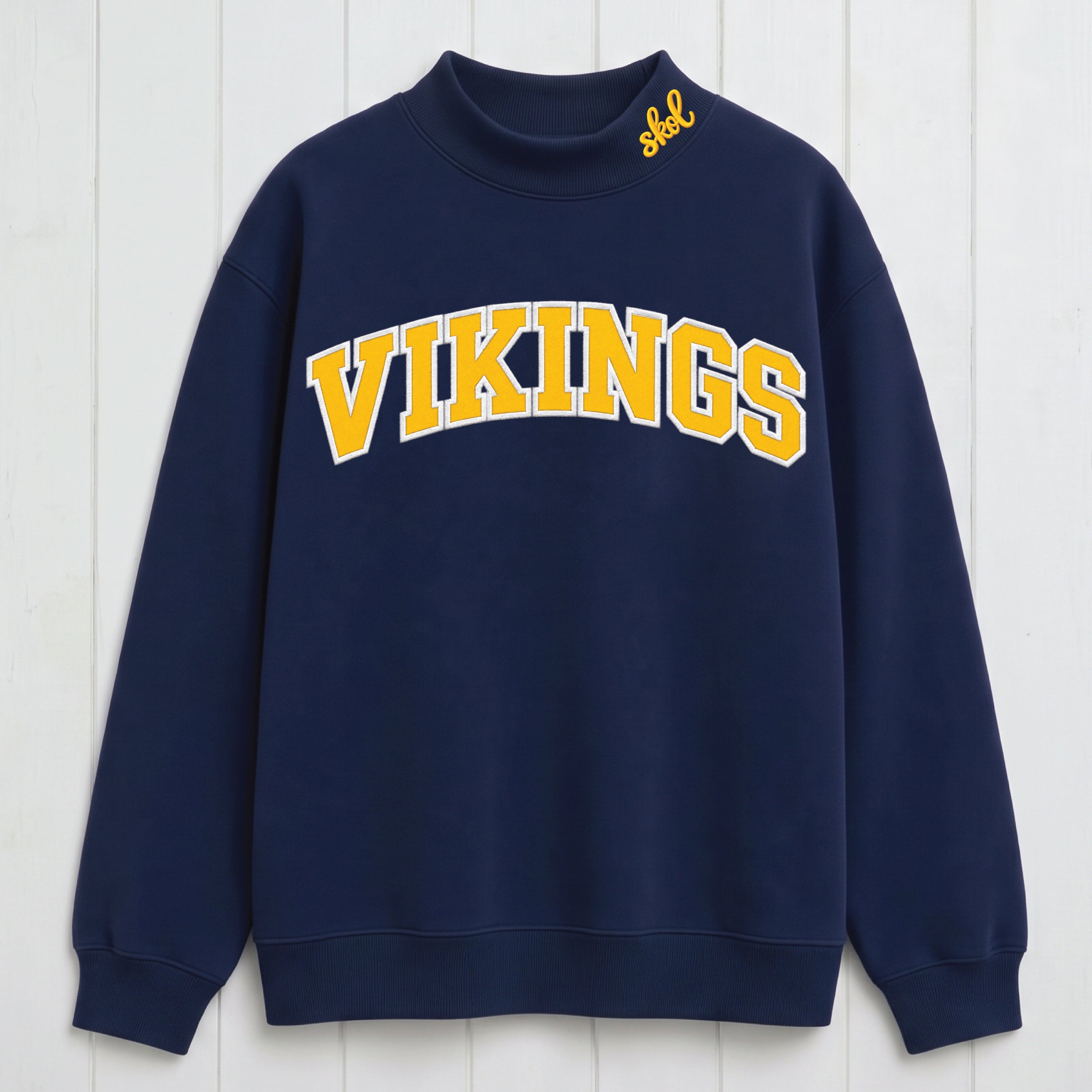 Vikings Chest Appliqué Mock Neck Sweatshirt | Vintage