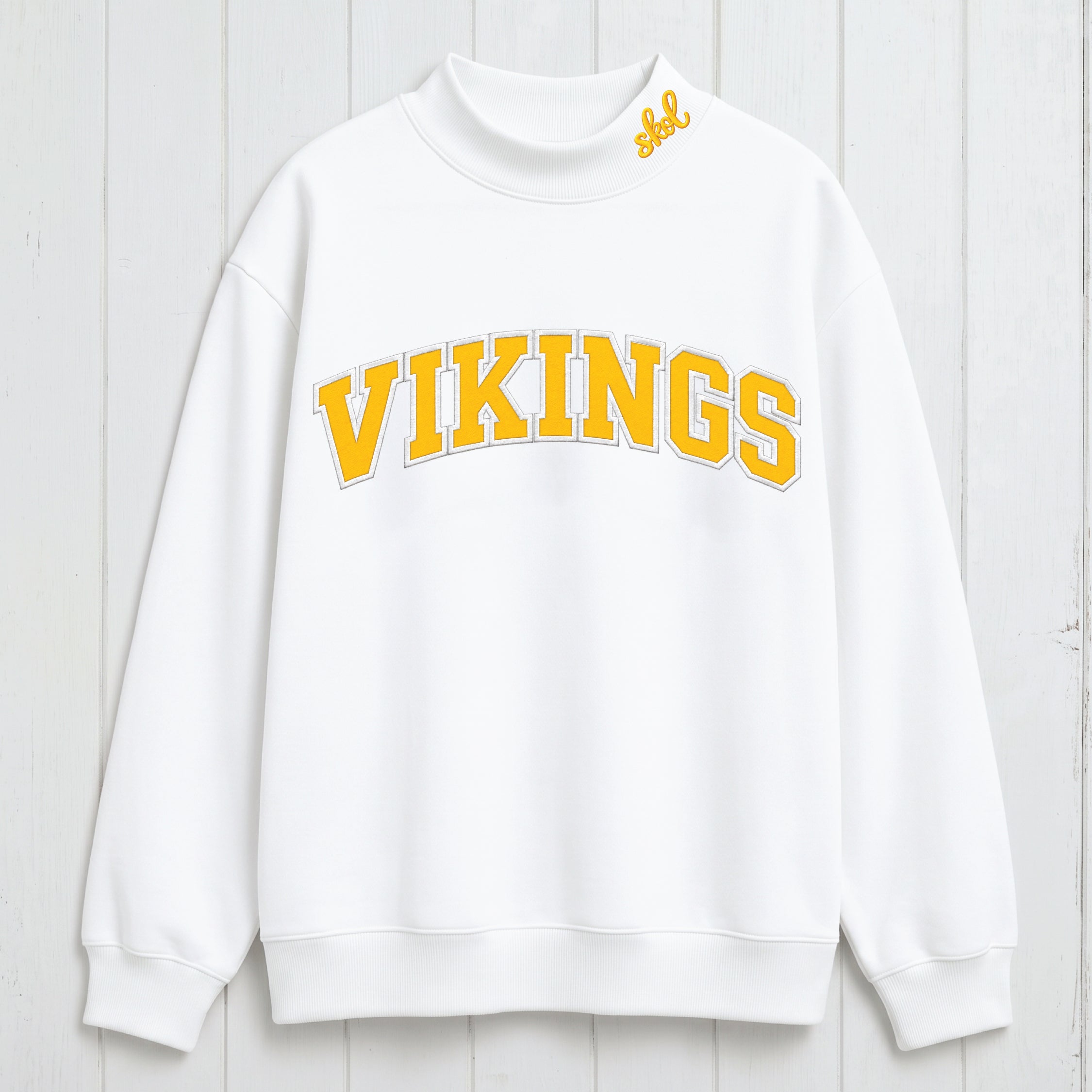 Vikings Chest Appliqué Mock Neck Sweatshirt | Vintage